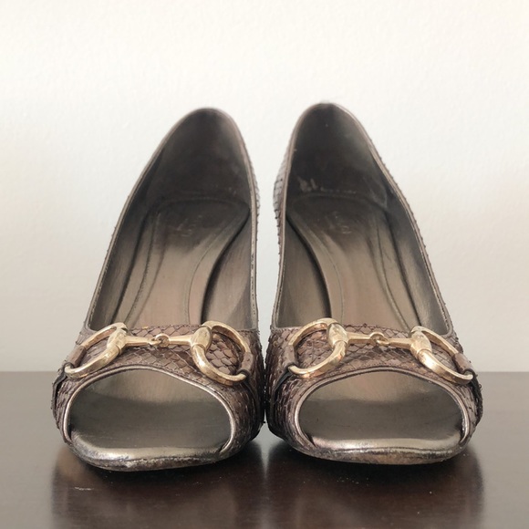 Gucci open toe horseshoe pumps, snake leather, bronze/silver size 8.5 high heel - Picture 8 of 14